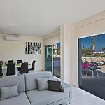 Mesogi Seafront, Stunning 4bdr Fontline