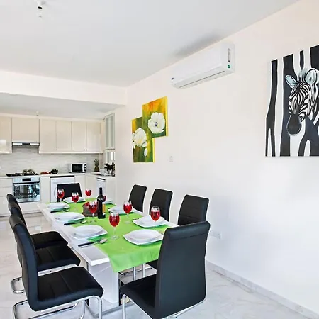 빌라 Mesogi Seafront, Stunning 4bdr Fontline *