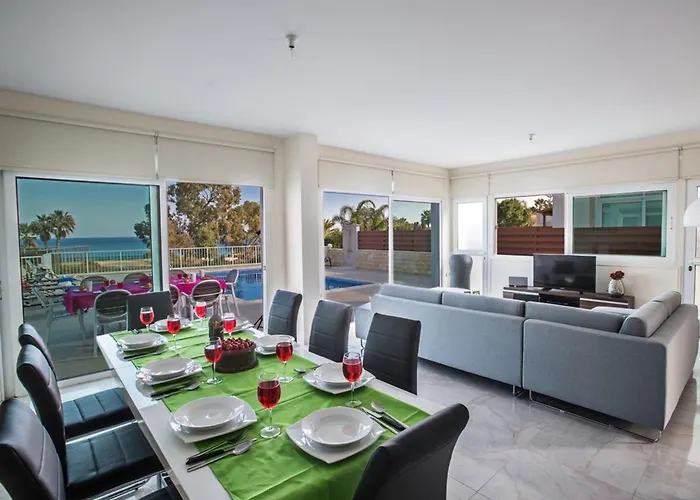 빌라 Mesogi Seafront, Stunning 4bdr Fontline