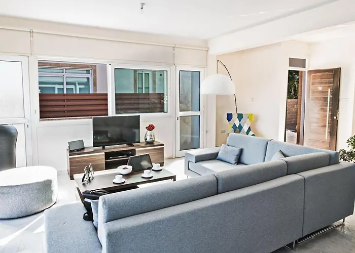 Mesogi Seafront, Stunning 4bdr Fontline *