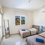 Mesogi Seafront, Stunning 4bdr Fontline Villa