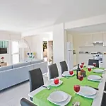 Mesogi Seafront, Stunning 4bdr Fontline Villa