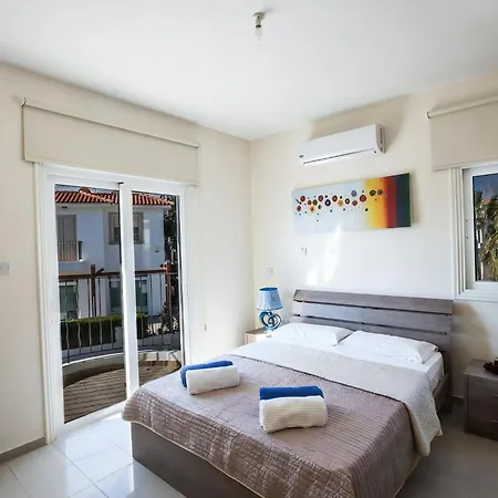 Mesogi Seafront, Stunning 4bdr Fontline Villa