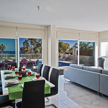 Mesogi Seafront, Stunning 4bdr Fontline Villa Protaras