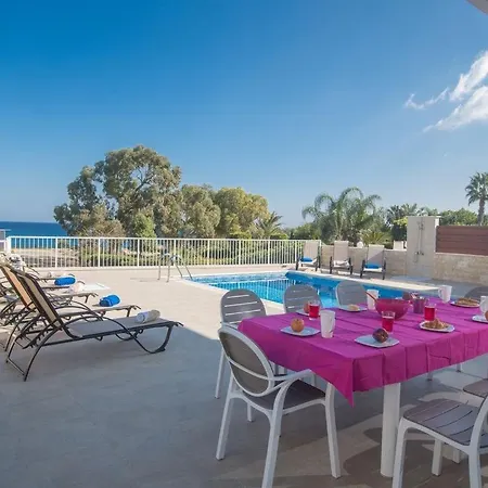 Mesogi Seafront, Stunning 4bdr Fontline Villa Protaras