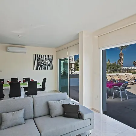 Mesogi Seafront, Stunning 4bdr Fontline Protaras