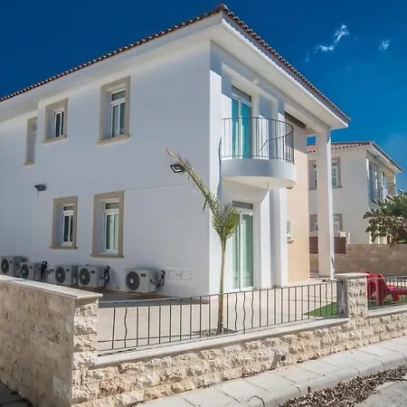 Mesogi Seafront, Stunning 4bdr Fontline