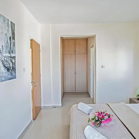 Mesogi Seafront, Stunning 4bdr Fontline