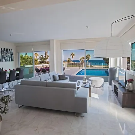 Villa Mesogi Seafront, Stunning 4bdr Fontline *