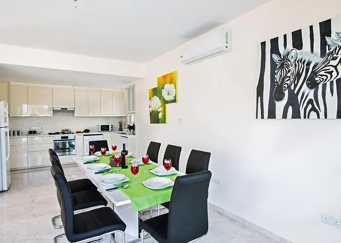 Βίλα Mesogi Seafront, Stunning 4bdr Fontline *