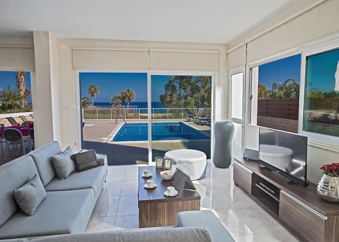 Mesogi Seafront, Stunning 4bdr Fontline *