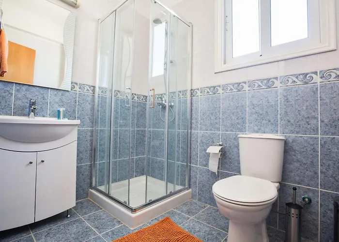 Βίλα Mesogi Seafront, Stunning 4bdr Fontline