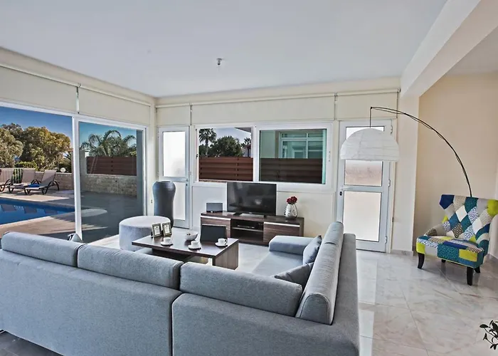 Βίλα Mesogi Seafront, Stunning 4bdr Fontline Πρωταράς