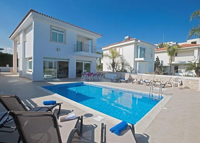 Mesogi Seafront, Stunning 4bdr Fontline Βίλα