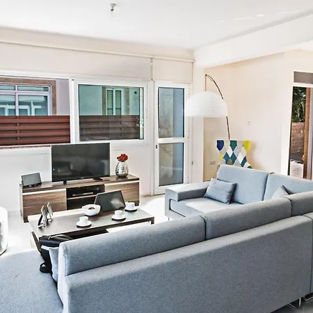 Mesogi Seafront, Stunning 4bdr Fontline *